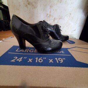 Vintage Nine West Black Leather booties